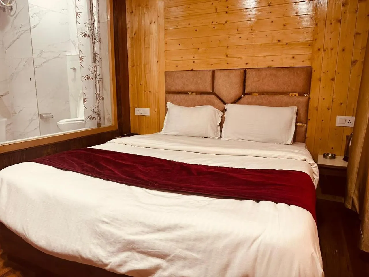 Asha Residency Shimla - Budget Friendly !! Travellers Delight !! Luxury Rooms !! Best Awarded 4*,