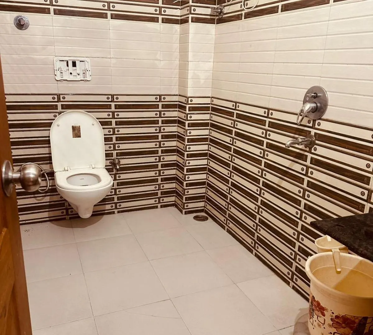 Asha Residency Shimla - Budget Friendly !! Travellers Delight !! Luxury Rooms !! Best Awarded Hotel